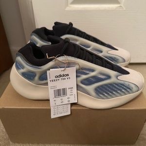 Yeezy 700 V3 ‘Kyanite’ Shoes